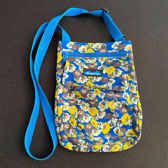 Kavu Handbags - KAVU Keeper blue & yellow floral crossbody bag